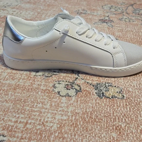 Vintage Havana White and Silver Sneakers - Picture 5 of 10